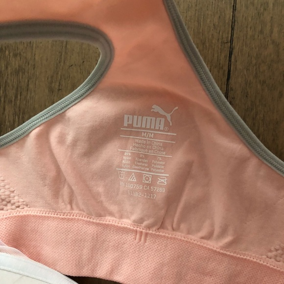 UPDATED Puma Shape Sports Bra/2 Pairs of Socks - Picture 6 of 6
